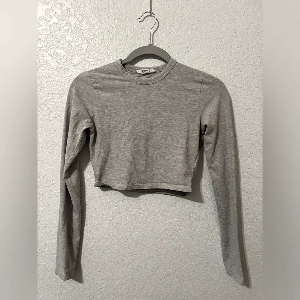 cotton on. size small. and color is light grey